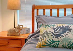 Traveler escape One Bed in DT Vancouver w/ wifi/pool/hot tub / skytrain