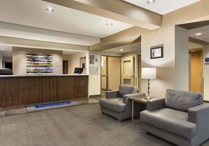 Travelodge by Wyndham Victoria Airport Sidney