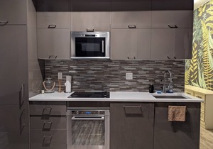 Trendy Unit on Queen West