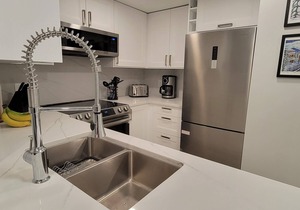 Updated Stoney Creek Condo in Whistler Village. Great Pool & Hot Tub Area.