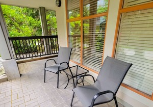 Updated Stoney Creek Condo in Whistler Village. Great Pool & Hot Tub Area.