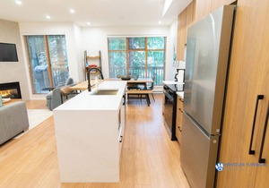 Upgraded Whistler Village Condo. BBQ on the Deck, Pool and Hot Area