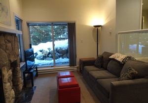 Upper Village 2 Bedroom 2 bathroom townhouse, Ski In with Private Hot Tub