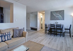 URBAN NEST Entire Cozy condo in trendy Kensington