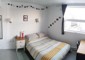 Very nice, clean and quiet double room next to downtown