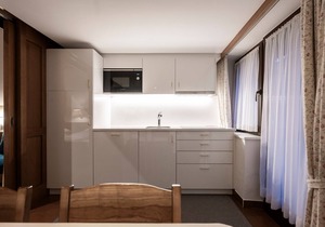 Villa Stella Apartment N42 near ski lifts, mountain view, Wi-Fi, terrace, garden