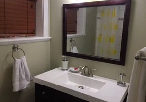 Walk to Hospital, business and restaurant district - Downstairs Suite -