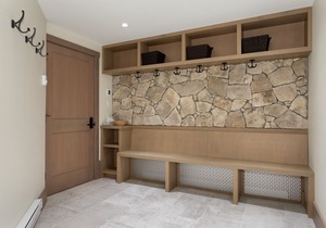 Walk to Village! Upscale Home w/Hot Tub,BBQ,Garage