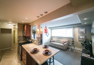 Warm &Cozy Newly Furnished Suite near Downtown&WEM