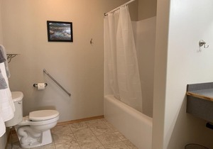 Waterton Country Villas - 1 Private Rm w view