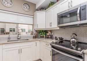 West Kelowna Paradise! Gorgeous Condo, Great Location!