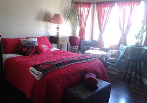 You're Always Home - Executive Room - Queen Bed/Continental Breakfast