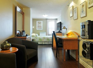 Auberge Pomerol | Gay Village