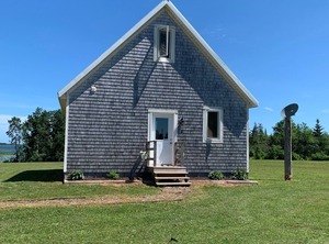 Bay Country Cottage | Brackley Beach