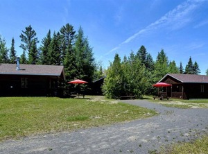 Cottage Log | Val David