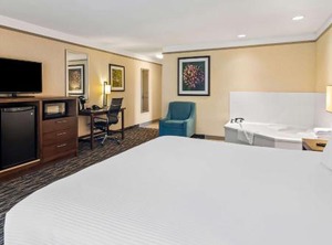 Inn | Pitt Meadows