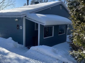 Chalet La Peninsule Au Bord Du Lac | St-Adolphe-d'Howard