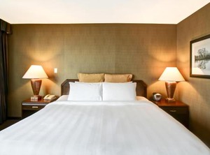 Chateau Lacombe Hotel | Downtown Edmonton