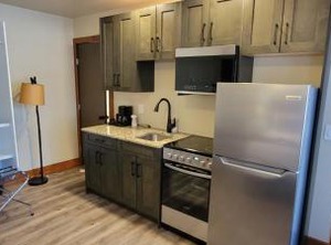 Crandell Mountain Lodge | Waterton Park