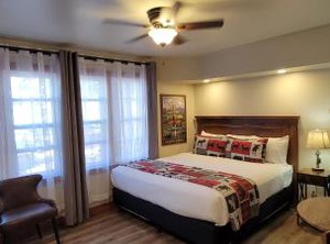 Crandell Mountain Lodge | Waterton Park