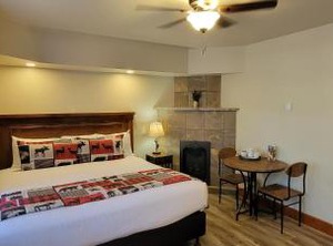 Crandell Mountain Lodge | Waterton Park