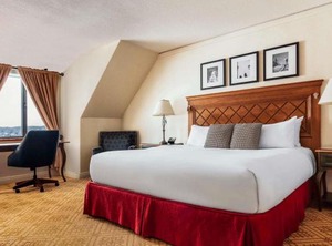 Fairmont | Mont-Tremblant Pedestrian Village