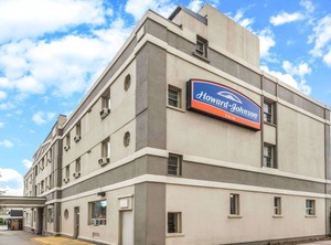 Howard Johnson | Sunnyside