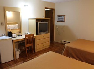 Howard Johnson | Woodstock