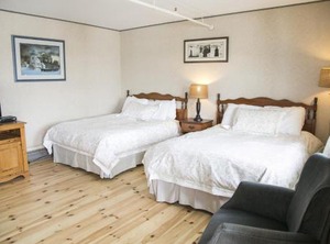Lane Privateer Inn | Queens