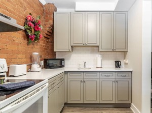Cozy Br Apt Netflix | Central Hamilton