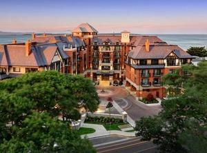 Oak Bay Beach Hotel | South Oak Bay