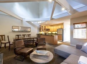 Peak Lodge Whistler | Whistler Creekside