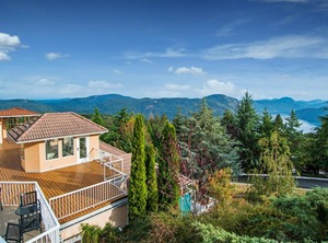 Villa Eyrie Resort | Malahat