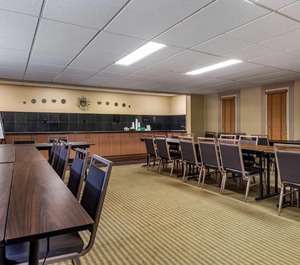 Marquis Inn Suites 
