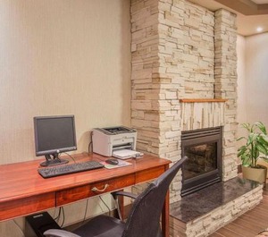 Comfort Inn Suites University 