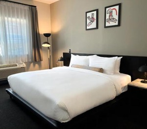 Edgewater Hotel 