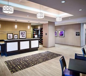 Hampton Inn 