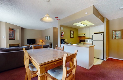 Upper Village Apartment | 1 bedroom/1 bathroom Suite, Pool, Ski in/Ski out on Blackcomb Mountain, A/C in living room