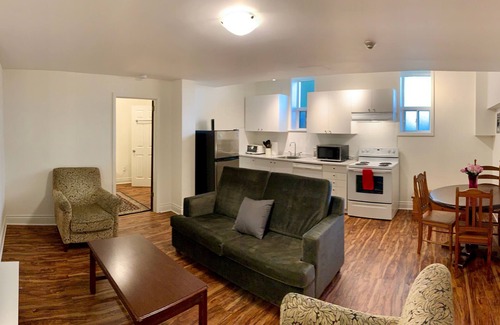 High Park North Apartment | 1 Bedroom North of High park & near Keele Subway Station