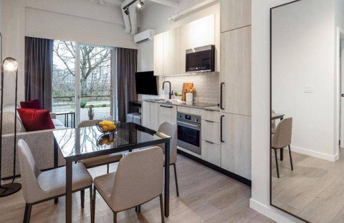 Steveston Hotel | 101 m² Hotel ∙ 3 bedrooms ∙ 13 guests