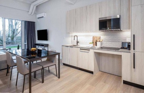 Steveston Hotel | 101 m² Hotel ∙ 3 bedrooms ∙ 13 guests