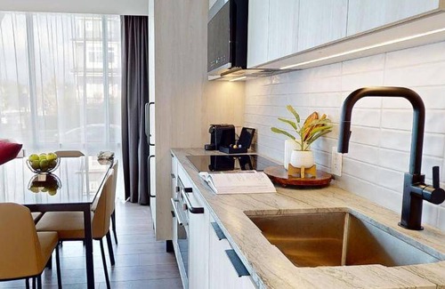 Steveston Hotel | 101 m² Hotel ∙ 3 bedrooms ∙ 13 guests