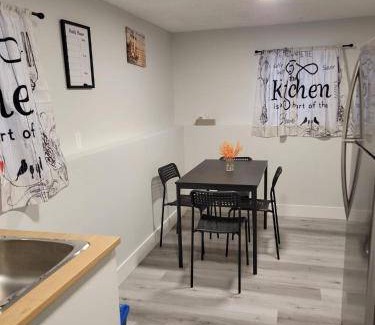 Southwest Edmonton Bed & Breakfast | 11 m² Bed and breakfast ∙ 6 guests