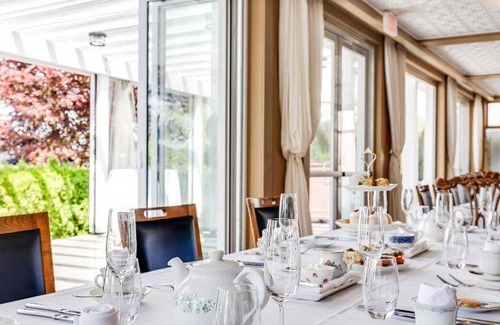South Pandosy Hotel | 121 m² Hotel ∙ 127 guests