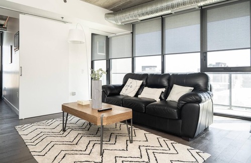 Downtown Winnipeg Condo | (1304)Downtown Glasshouse Radiant 2BR 1BATH + Fast WiFi (311)