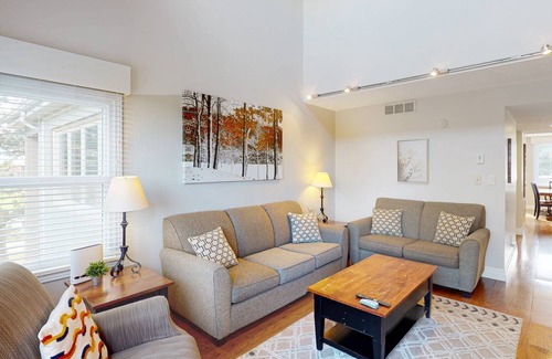 The Blue Mountains Condo | 139 m² Condo ∙ 3 bedrooms ∙ 8 guests