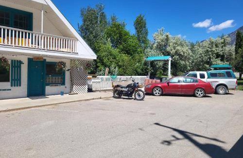 East Kootenay Hostel | 139 m² Hostel ∙ 2 guests