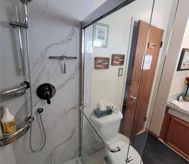 West Edmonton Bed & Breakfast | 14 m² Bed and breakfast ∙ 2 guests