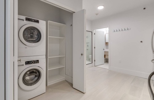 West End Apartment | 1425 Haro St - 2 Bedrooms - Downtown Vancouver