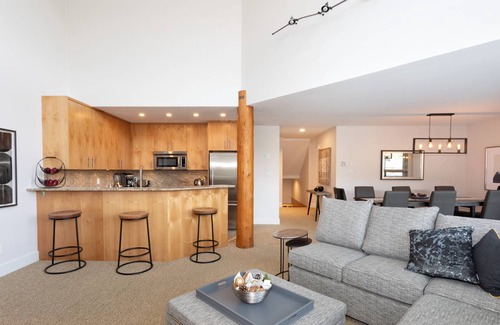 Blackcomb House | 149 m² House ∙ 3 bedrooms ∙ 8 guests